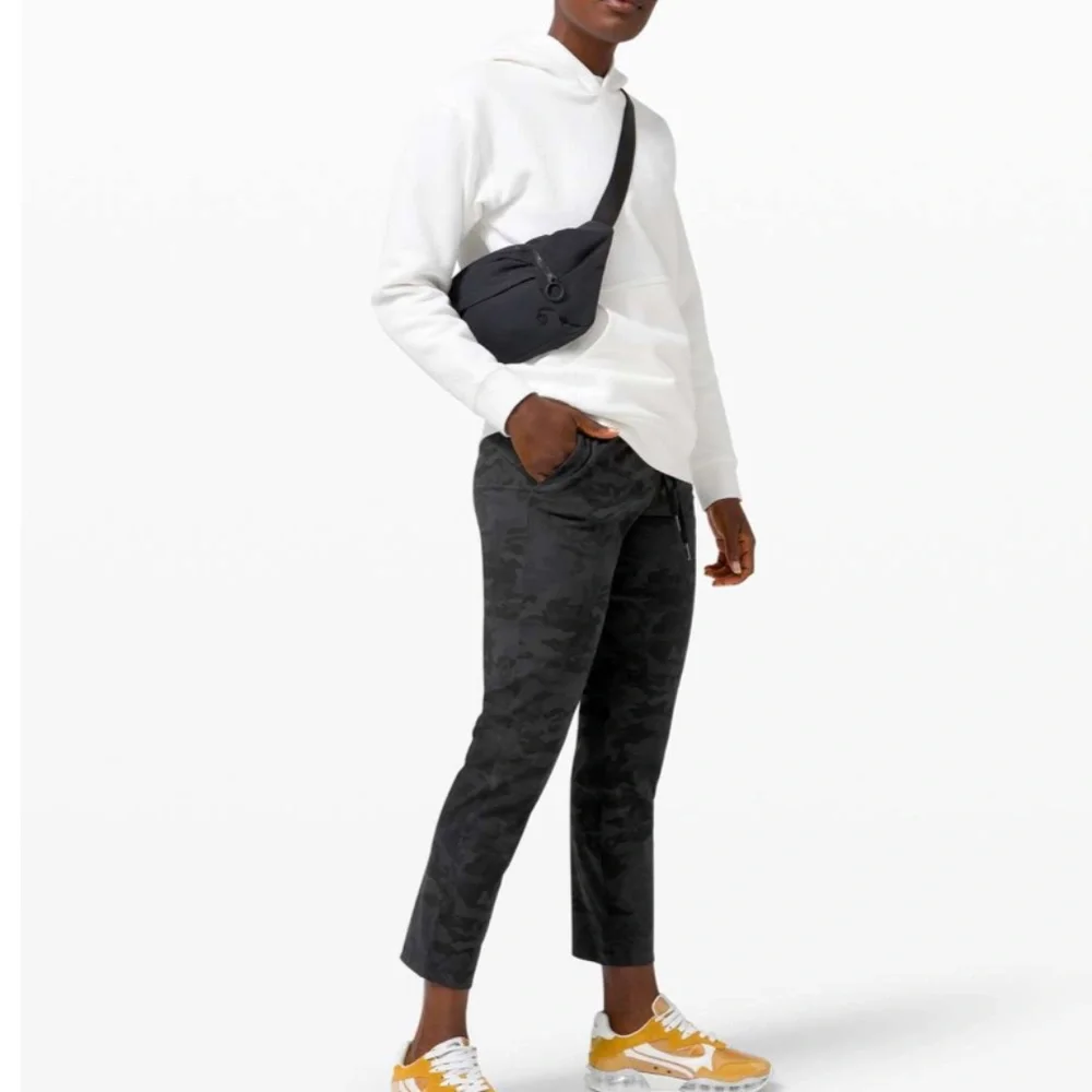 Lululemon On The Fly 7/8 Pants Size 4 incognito Camo grey - Picture 6 of 13